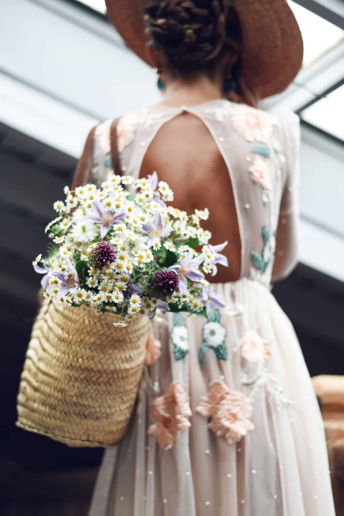 Alejandra : del vestido con flores bordadas - Las bodas de