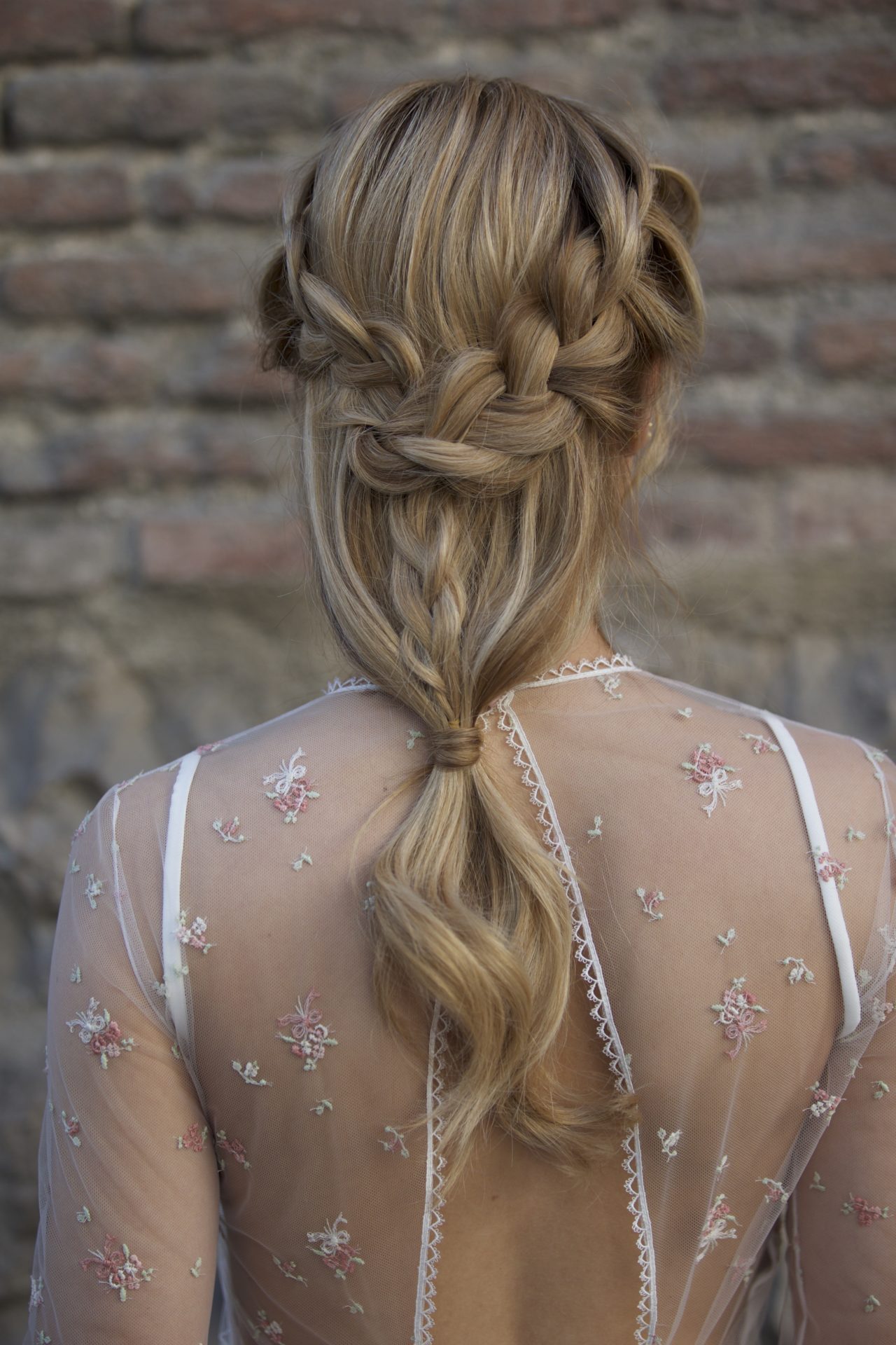 El sencillo peinado de novia de María Pombo que van a copiar en todas las  bodas esta temporada  Mujer Hoy