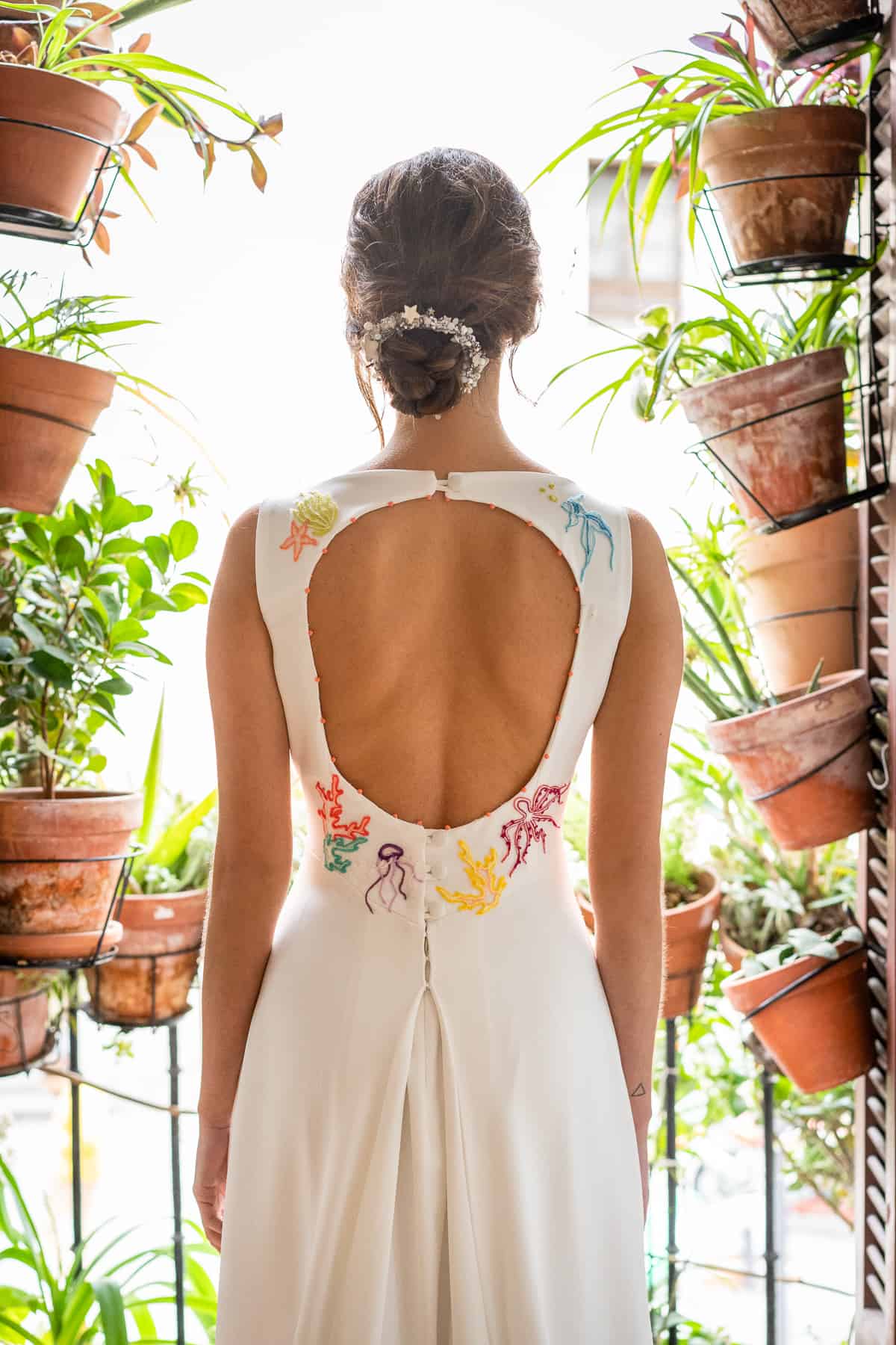 Vestidos de novia con espalda descubierta by Miguel Crespí - Las bodas de  Tatín